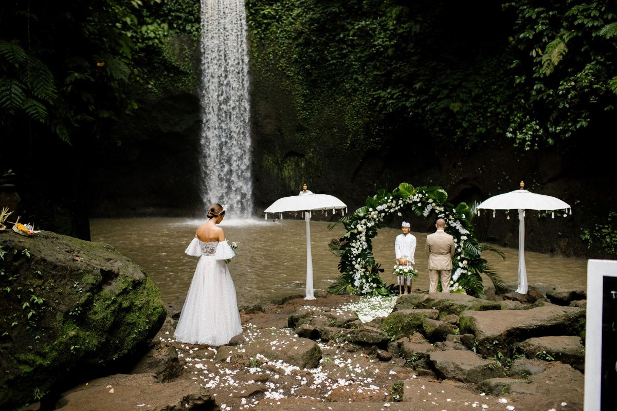 Waterfall wedding in Bali - IMG-0017.jpg