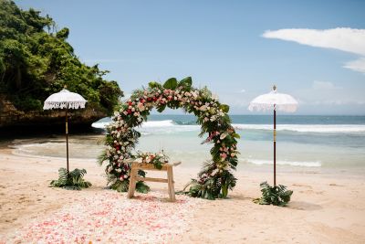 Hidden beach wedding