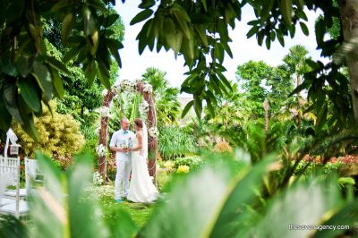 Tropical jungle wedding
